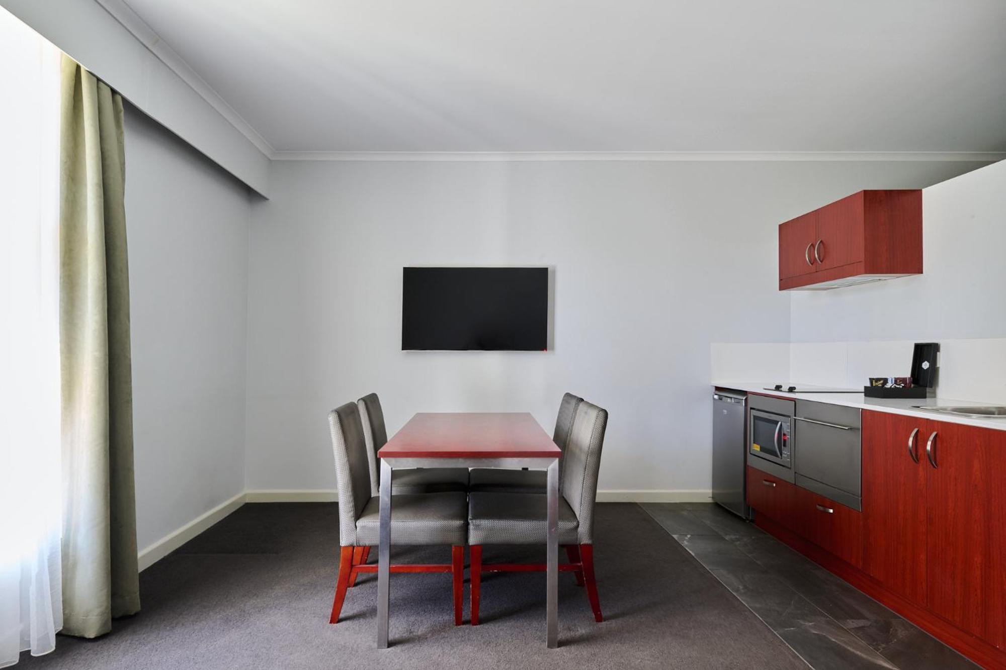 Hotel Abode Narrabundah Canberra Esterno foto